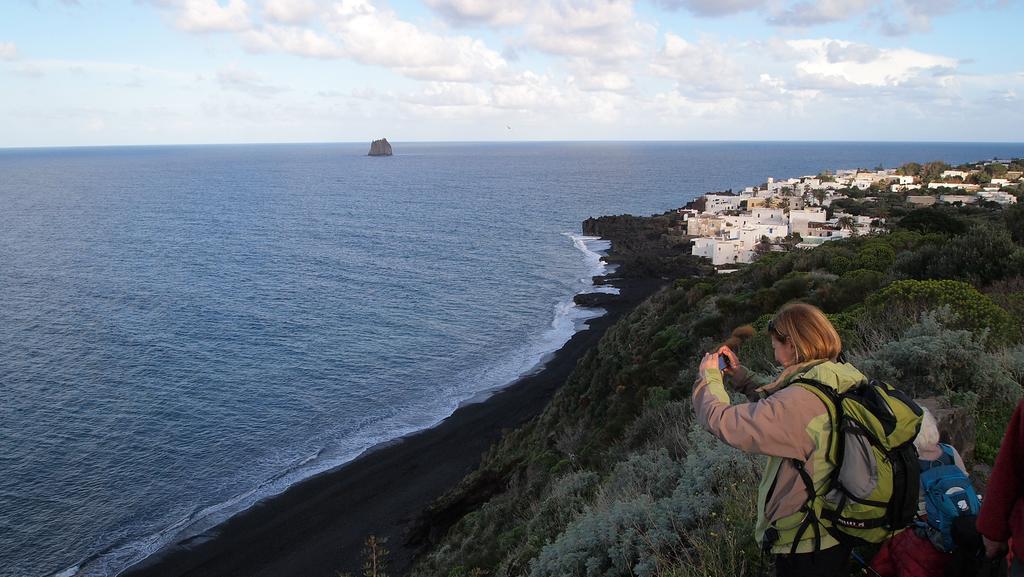Il Vulcano A Piedi สตรอมโบลี ภายนอก รูปภาพ