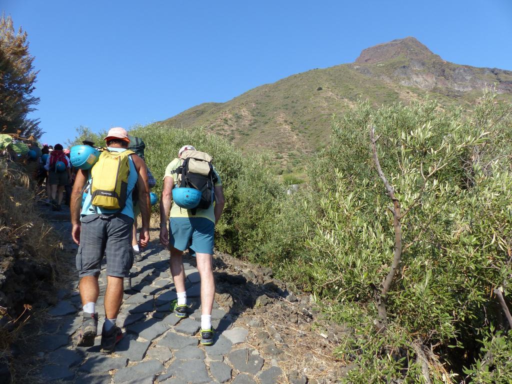 Il Vulcano A Piedi สตรอมโบลี ภายนอก รูปภาพ