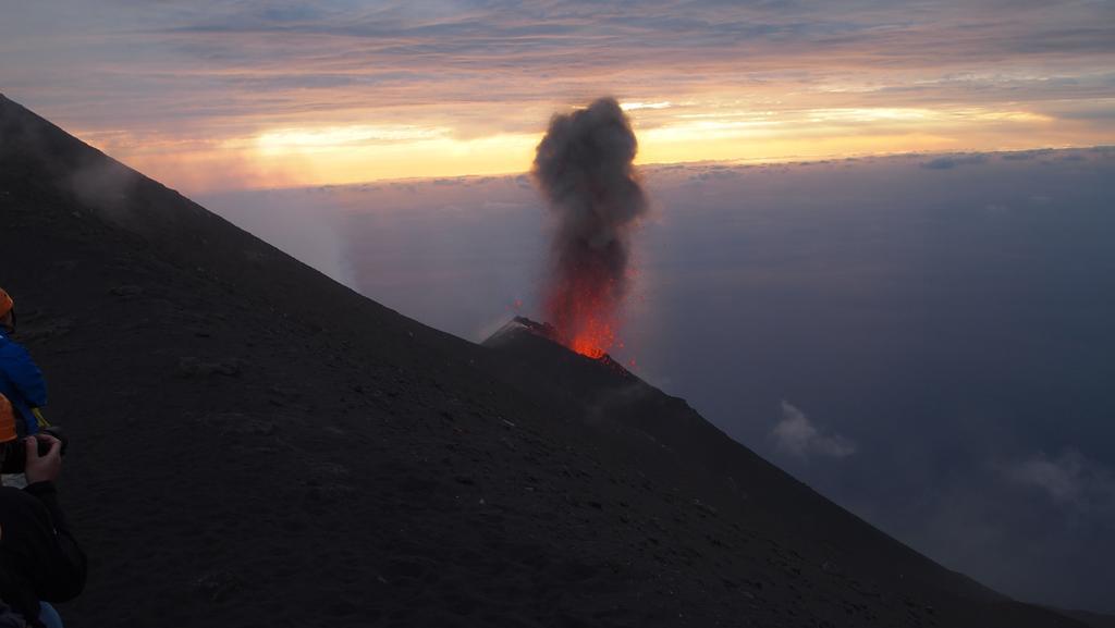 Il Vulcano A Piedi สตรอมโบลี ภายนอก รูปภาพ