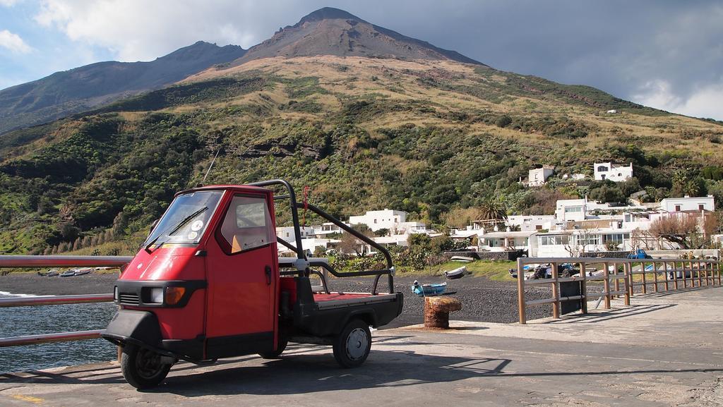 Il Vulcano A Piedi สตรอมโบลี ภายนอก รูปภาพ