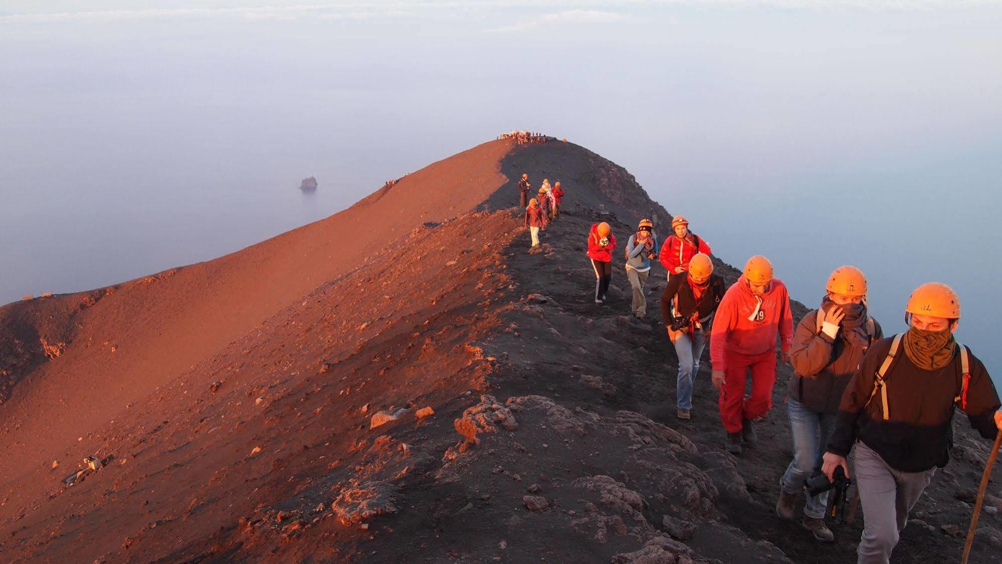 Il Vulcano A Piedi สตรอมโบลี ภายนอก รูปภาพ